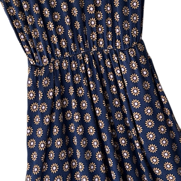 BODEN | FLUTTER SLEEVE FRENCH NAVY DAISY STAMP JERSEY DRESS LIKE NEW | SIZE 2 - Picture 3 of 12